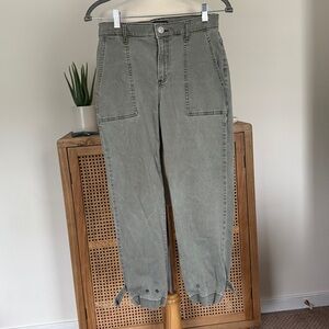 EXPRESS Cropped Pants – Size 2